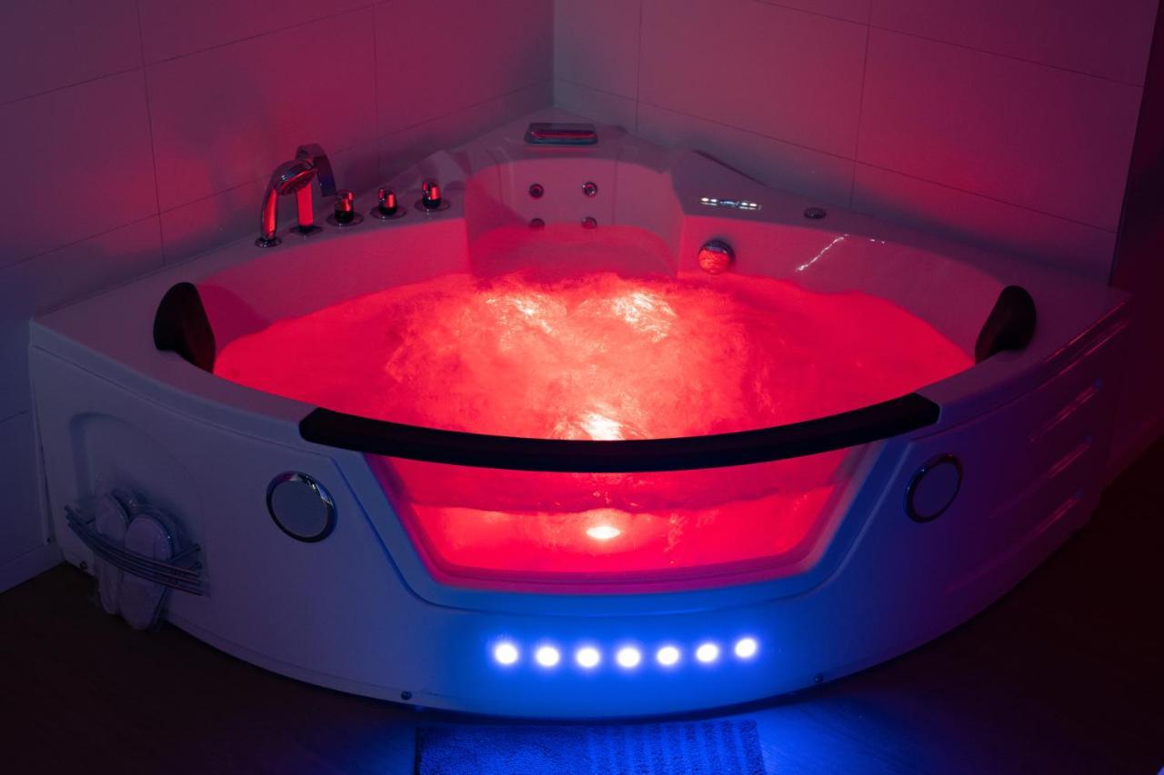 Capsule Nature & Photos - Jacuzzi - Netflix & Home Cinema - Ps5 & Jeu Thun-Saint-Martin Εξωτερικό φωτογραφία