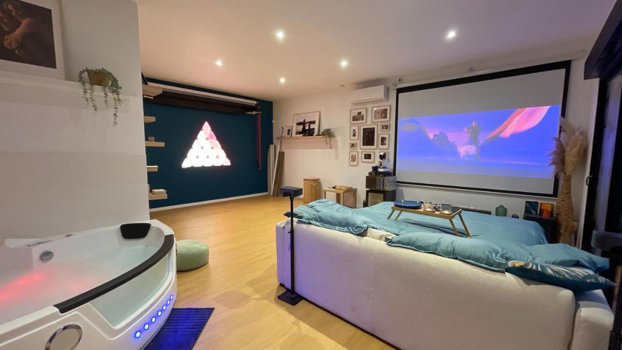 Capsule Nature & Photos - Jacuzzi - Netflix & Home Cinema - Ps5 & Jeu Thun-Saint-Martin Εξωτερικό φωτογραφία